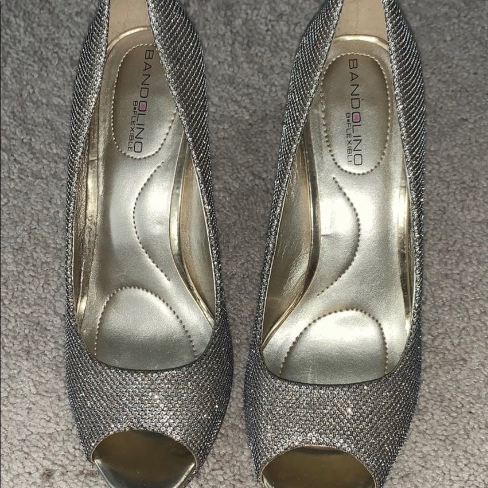 Bandolino golden heels
